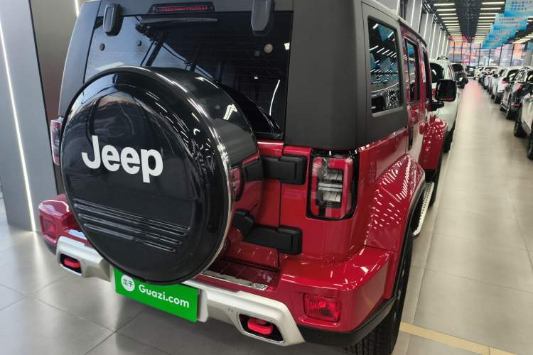 Used  BJ40 2019 PLUS 2.3T Automatic Four-Wheel Drive Premium Edition China VI
