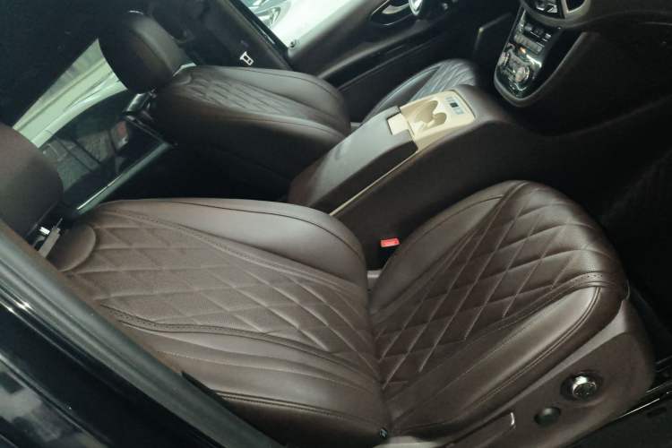 Used Mercedes-Benz V-Class 2016 V 260 Avantgarde Edition
