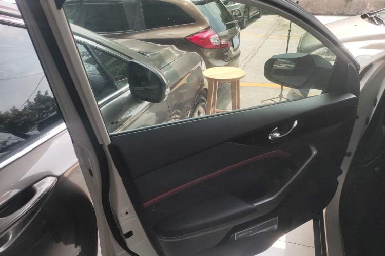 Used Venucia D60 2019 1.6L XL CVT Smart Connect Elite Edition
