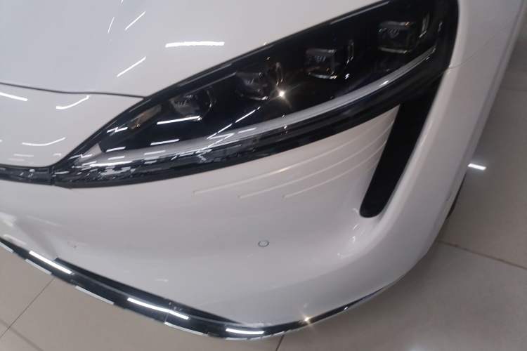 Used Hima Luxeed R7 2024 All-Electric 802 km Max