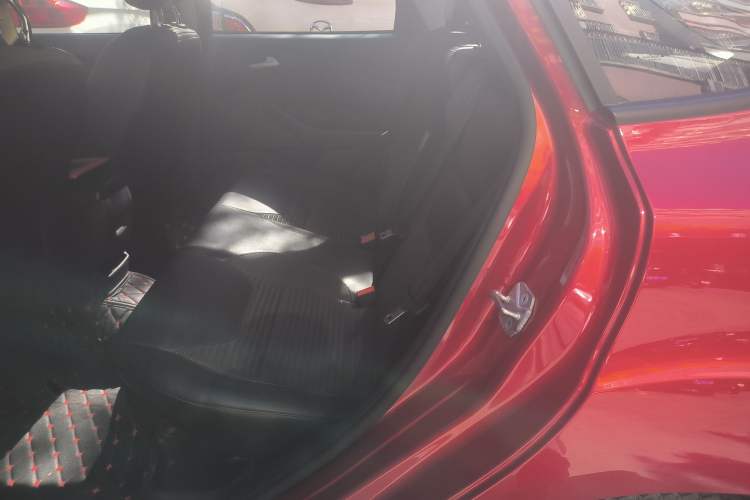 Used Ford Focus 2018 Hatchback Classic 1.6L Automatic Trendy SmartDrive Edition