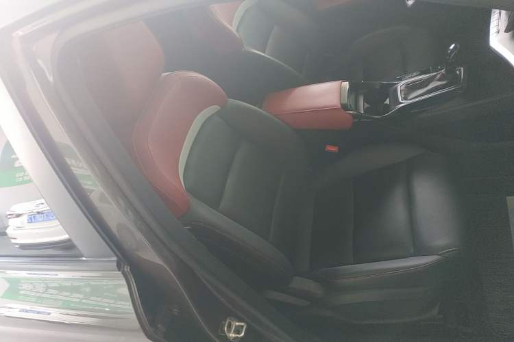 Used MG 5 2021 180 DVVT CVT Youth Luxury Edition
