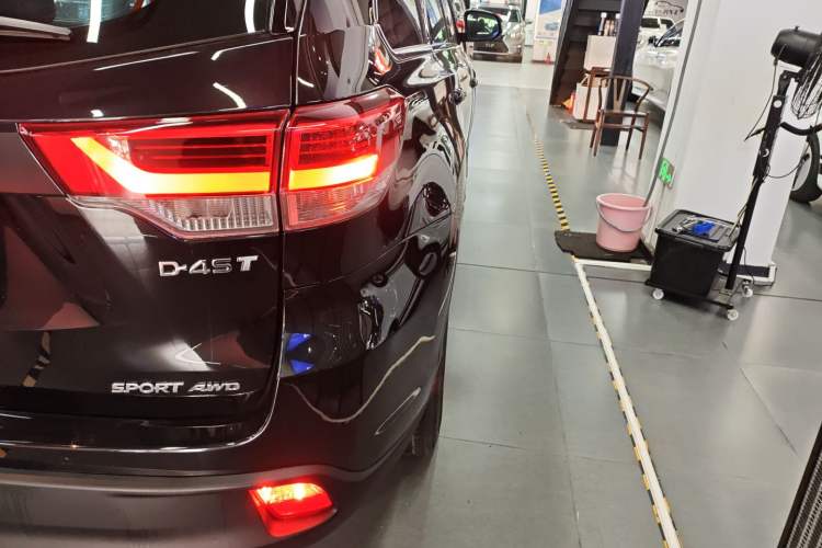 Used Toyota Highlander 2018 2.0T Four-Wheel Drive Luxury Edition 7 Seats China V Emission Standard
