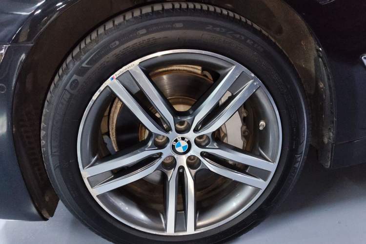 Used BMW 5 Series 2019 Facelifted 530Li Leading Edition Luxury Package
