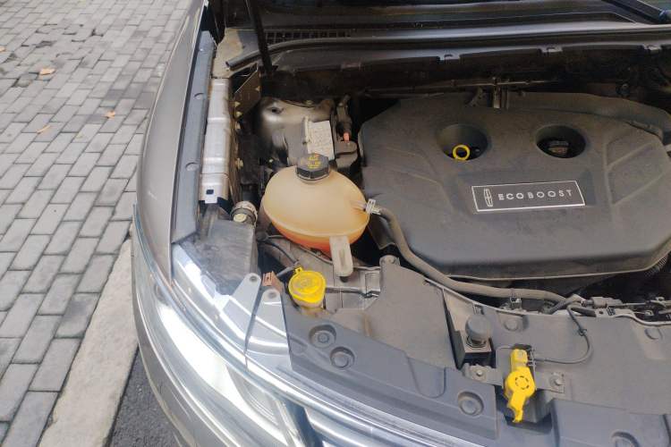 Used Lincoln MKC 2017 2.0T Two-Wheel Drive Deluxe Edition
