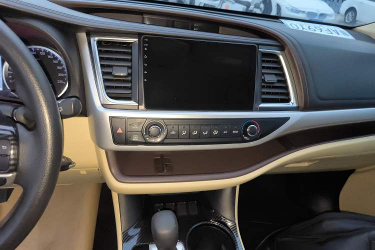 Used Toyota Highlander 2018 2.0T Two-Wheel Drive Elite Version 5 Seats China VI Standard