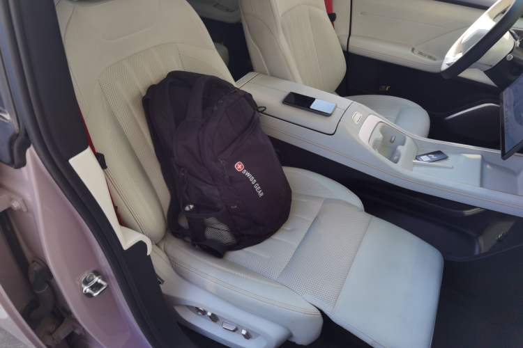 Used ONVO L60 2024 60 kWh All-Wheel Drive
