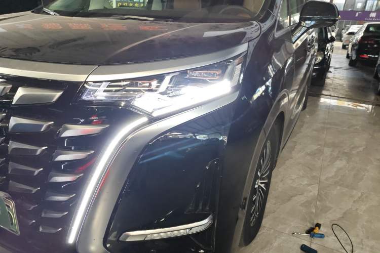 Used Denza D9 2024 DM-i 980 Four-Wheel Drive Prestige Model
