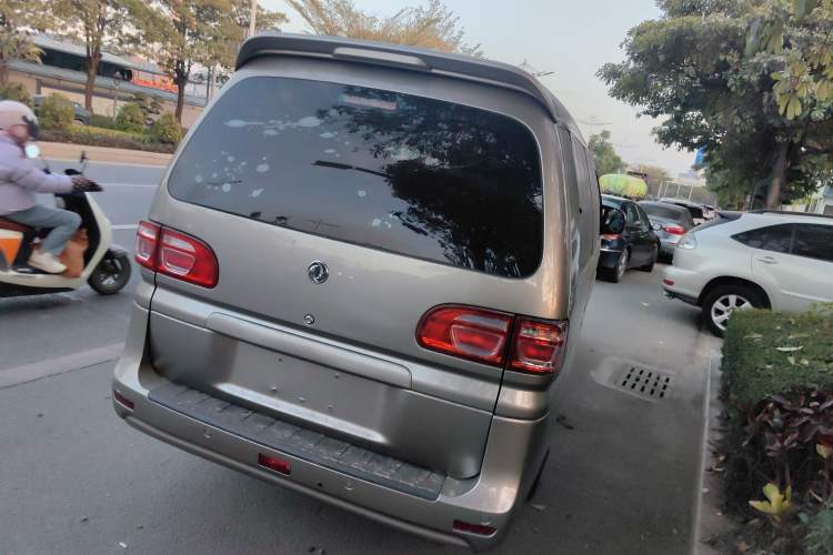 Used FORTHING Lingzhi 2018 M5L 1.6L 7-Seater Comfort Model
