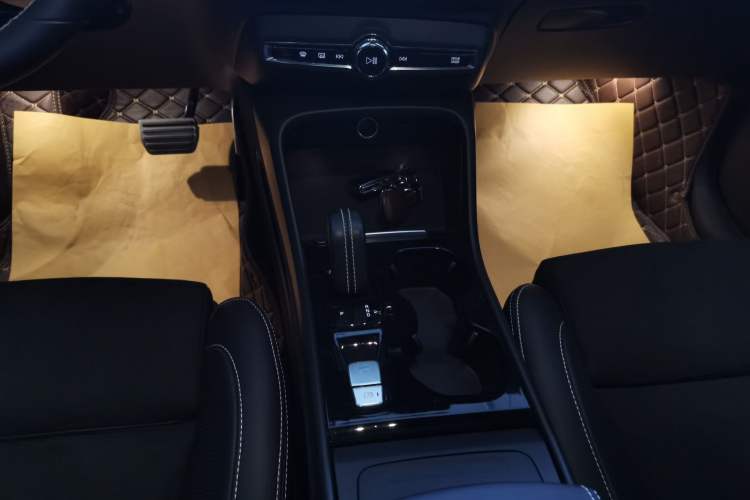 Used Volvo XC40 2021 T4 Four-Wheel Drive Smart & Sporty Edition
