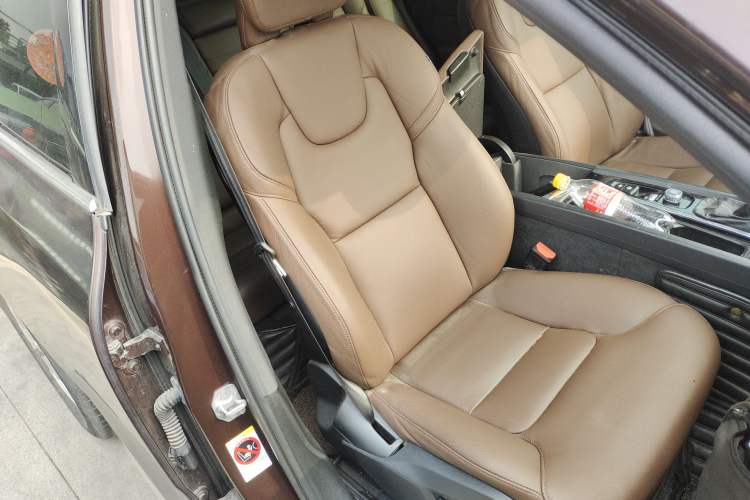 Used Volvo XC60 2019 T5 4x4 Smart Edition China VI Standard