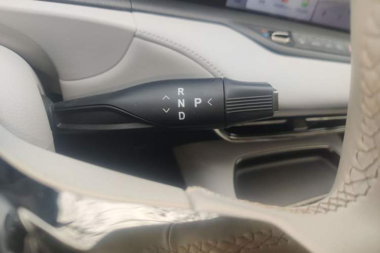 Used VOYAH FREE 2025 318 318 km Rear-Drive Touring Edition