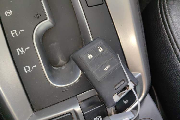 Used Chevrolet Captiva 2017 2.4L 4x4 Flagship Edition 7-Seater
