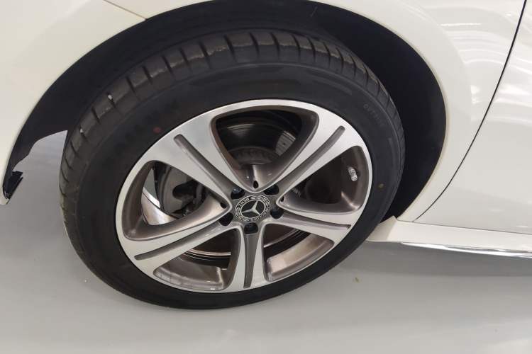 Used Mercedes-Benz E-Class 2018 Facelift E 200 L Sport Edition
