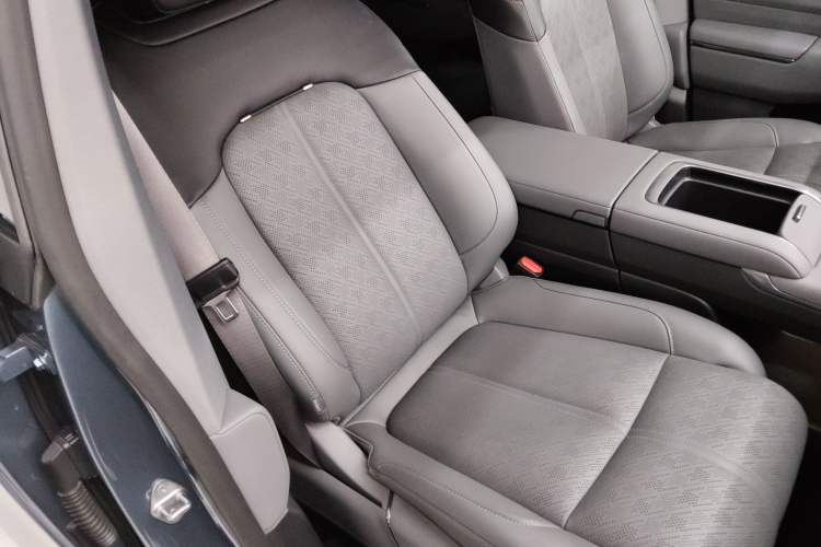 Used Zeekr 7X 2025 100kWh Long-Range All-Wheel Drive Intelligent Driving Version