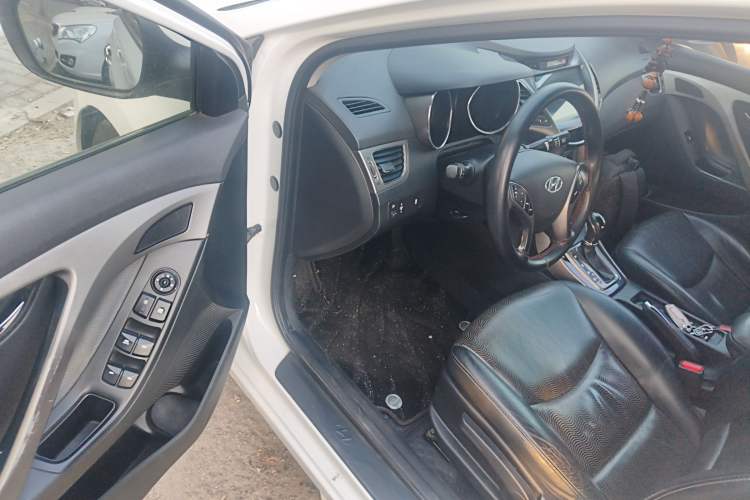 Used Hyundai Elantra 2013 1.6L Automatic Luxury Model
