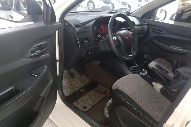 Used Wuling Hongguang 2021 1.5L Revised S Base Version with Electric Power Steering LAR
