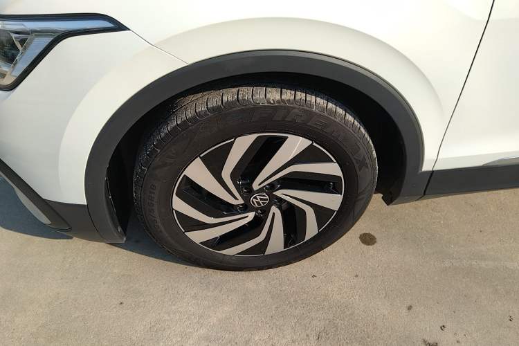 Used Volkswagen Tiguan L 2024 300TSI Automatic Two-Wheel Drive Smart Edition
