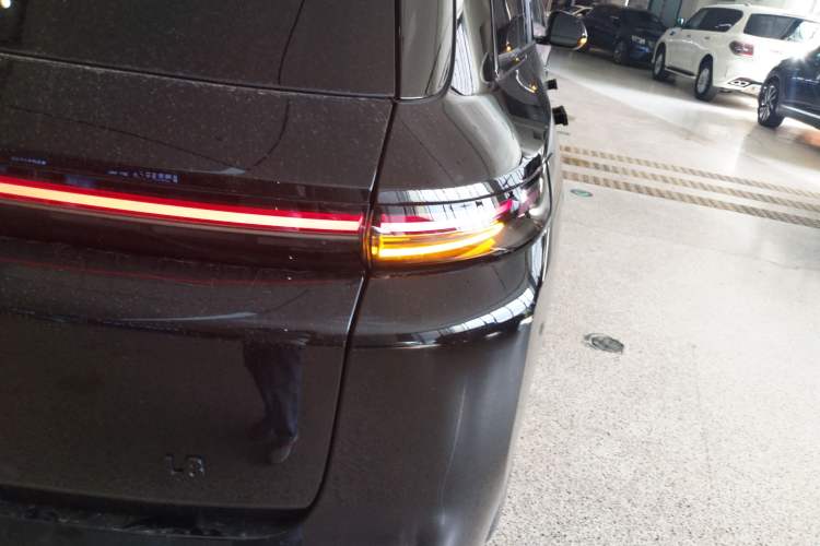 Used Li Auto L8 2023 Air model
