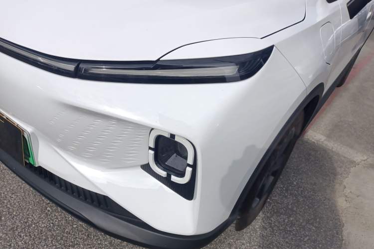 Used Geometry E Firefly 2024 401 km Fluorescent
