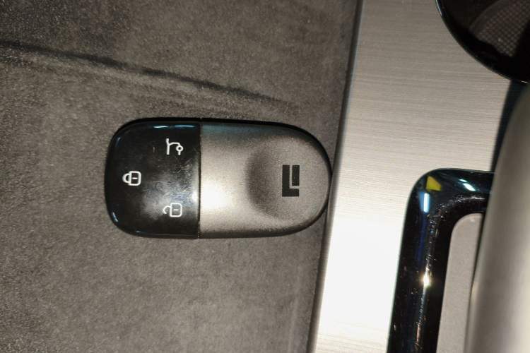 Used  01 2023 All-Purpose 7-Seater Version