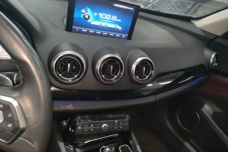 Used Wey VV7 2017 2.0T Flagship Edition
