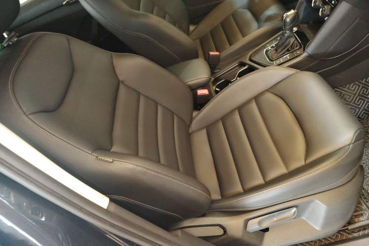 Used Volkswagen Tharu 2020 280TSI Two-Wheel Drive Luxury Edition China VI Standard
