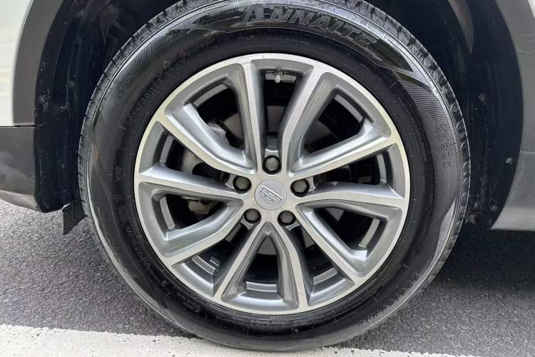 Used Geely Auto Emgrand X7 Sport 2020 1.8TD DCT Two-Wheel Drive Smart Connect 4G-Enabled Version
