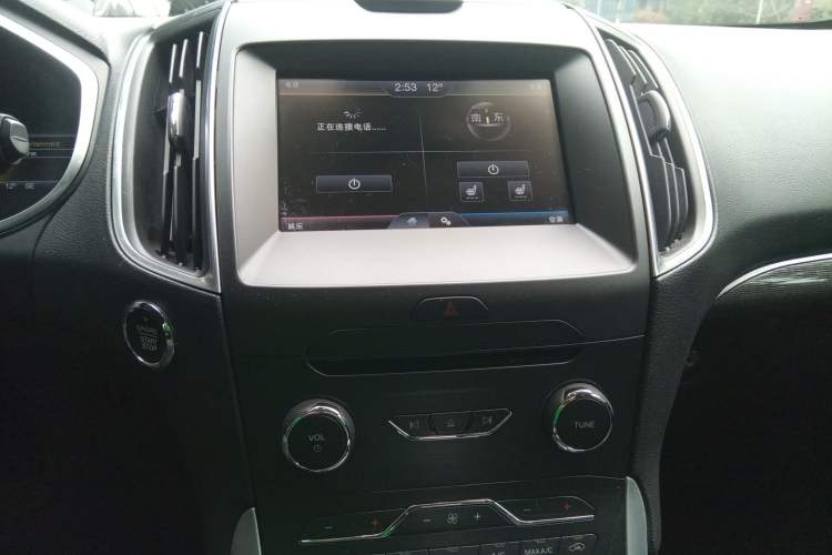 Used Ford Edge 2015 2.0T GTDi Two-Wheel-Drive High-Line Version