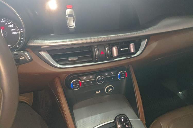 Used Alfa Romeo Stelvio 2017 2.0T 200HP Elite Edition
