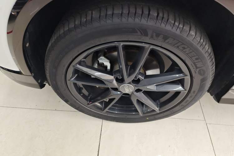 Used Audi Q2L 2021 35 TFSI Progressive Dynamic Edition
