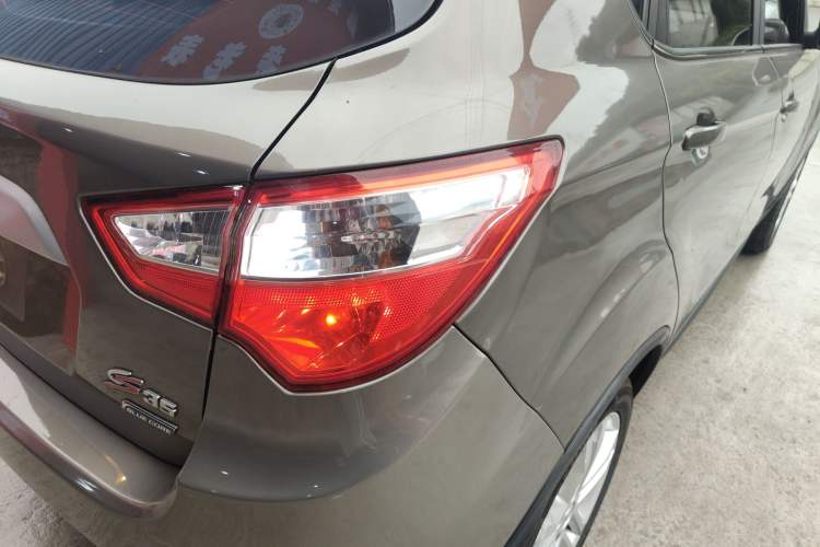 Used Changan CS35 2016 1.6L Automatic Luxury Model China V Standard
