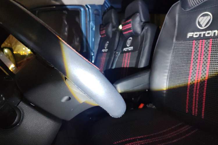 Used Foton Toano 2024 Tuyano Pro Multi-Function 2.0T Manual Rear-Drive Long Wheelbase Mid-Roof Design Single Rear Tire—Available in 5/6/7/9-Seater Configurations