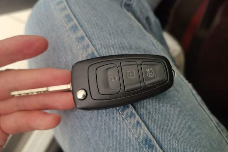 Used Ford Focus 2017 Sedan 1.6L Automatic Fashion Edition Smart Drive Version
