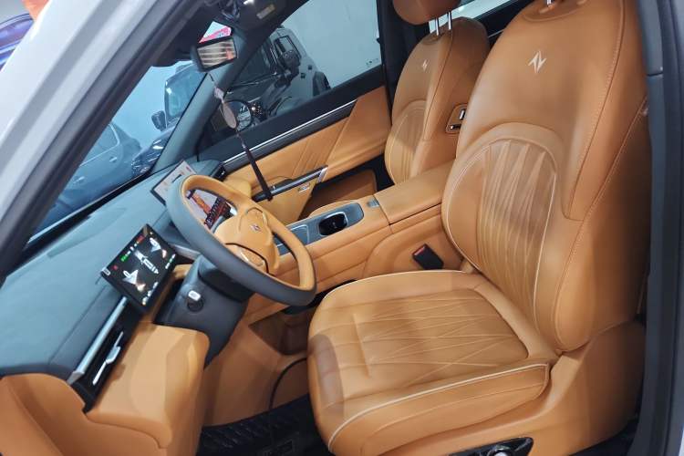 Used Dongfeng eπ eπ008 2025 210 Ultra Range-Extended Version 5 Seats
