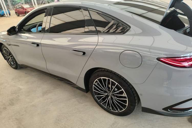 Used BYD Han 2025 DM-i Intelligent Driving Edition 125KM LiDAR Flagship Model
