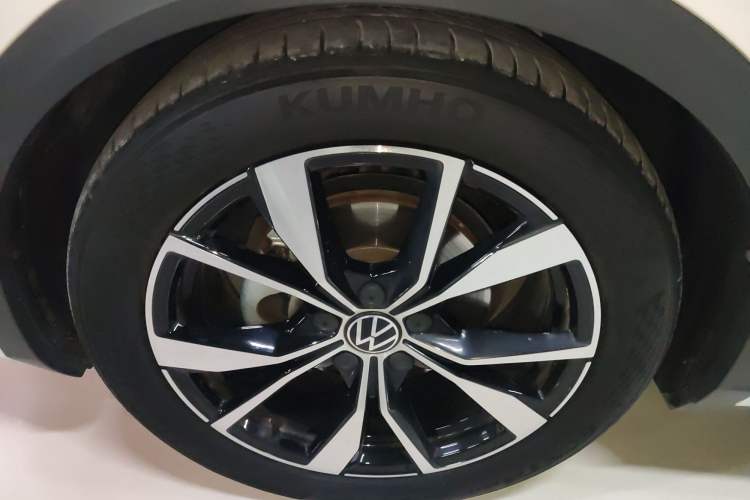 Used Volkswagen T-ROC 2023 300TSI DSG Two-Wheel-Drive Chen Guang Edition
