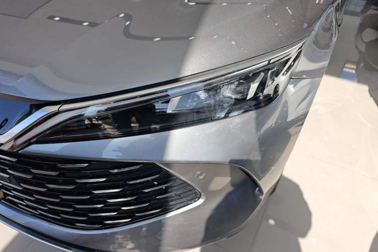 Used BYD Qin L 2025 DM-i Smart Drive 120KM Superior Model
