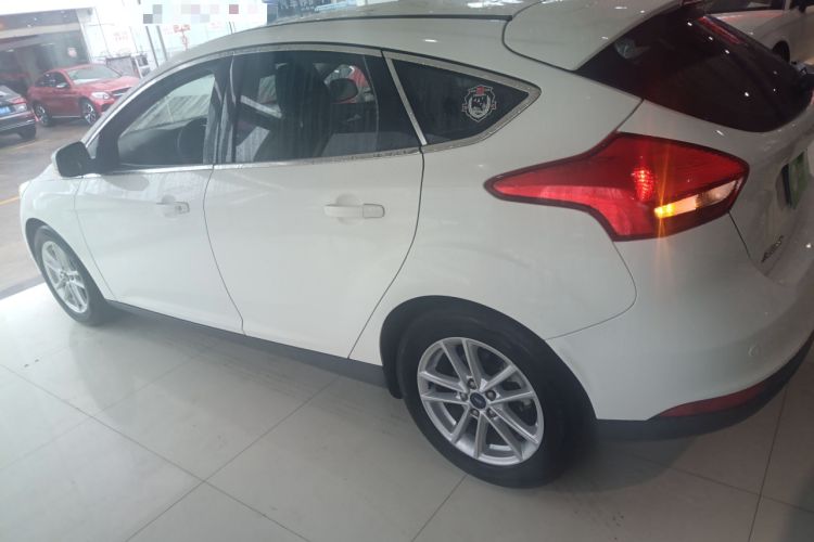 Used Ford Focus 2017 Hatchback 1.6L Automatic Fashion Edition Smart Drive Version
