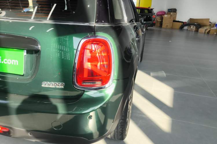Used  MINI 2018 1.5T COOPER Classic Edition Five-Door Version
