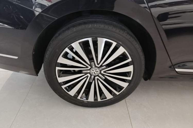 Used Volkswagen Passat 2020 330TSI Luxury Edition China VI
