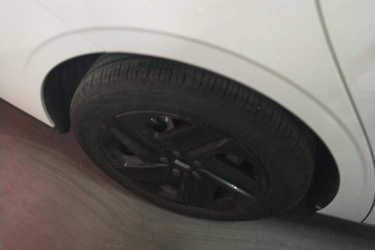 Used  L6 2023 125km MAX