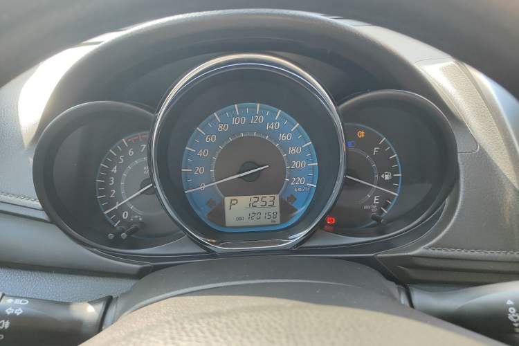 Used Toyota YARiS L Zhi Xian 2015 1.5E Automatic Charm Edition