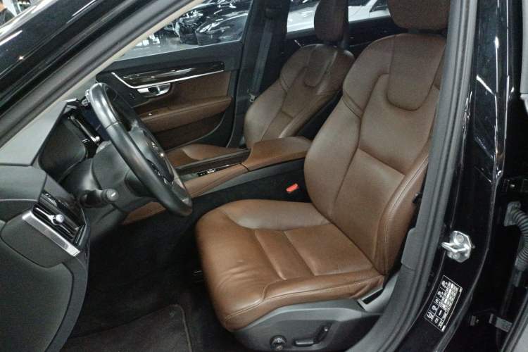 Used Volvo S90 2018 T4 Zhiyuan Edition
