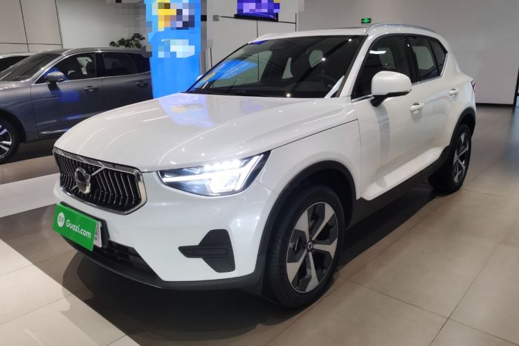 Used Volvo XC40 2024 B4 4x4 Smart Luxury Edition
