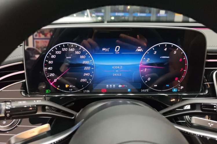 Used Mercedes-Benz E-Class 2024 E 260 L