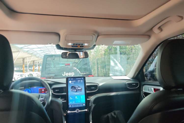 Used Ford Explorer 2020 EcoBoost 285 4x4 Titanium Edition 6 Seats
