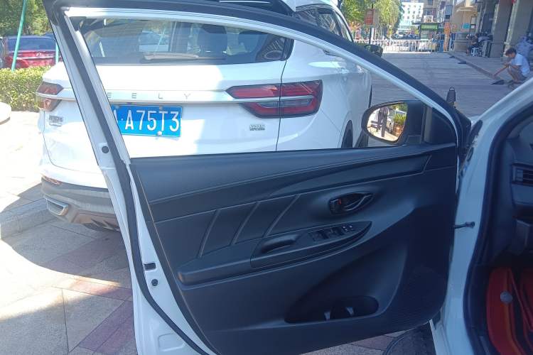 Used Toyota YARiS L 2019 1.5E CVT Dynamic Edition China VI compliant
