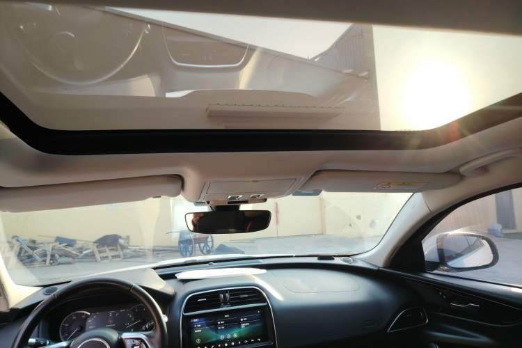 Used Jaguar XEL 2020 2.0T 200 PS S Advanced Elegance Edition
