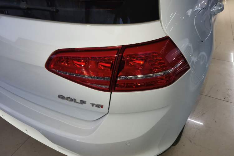 Used Volkswagen Golf 2016 230TSI Automatic Comfort Version
